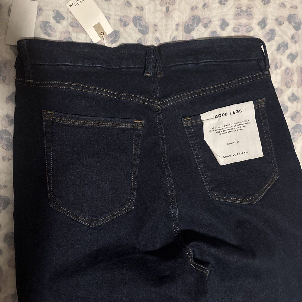 Good American Women’s Skinny Jeans in Dark Indigo - Picture 13 of 15